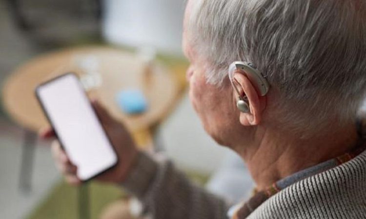 بررسی سیستم های ضد نویز در سمعک های جدید